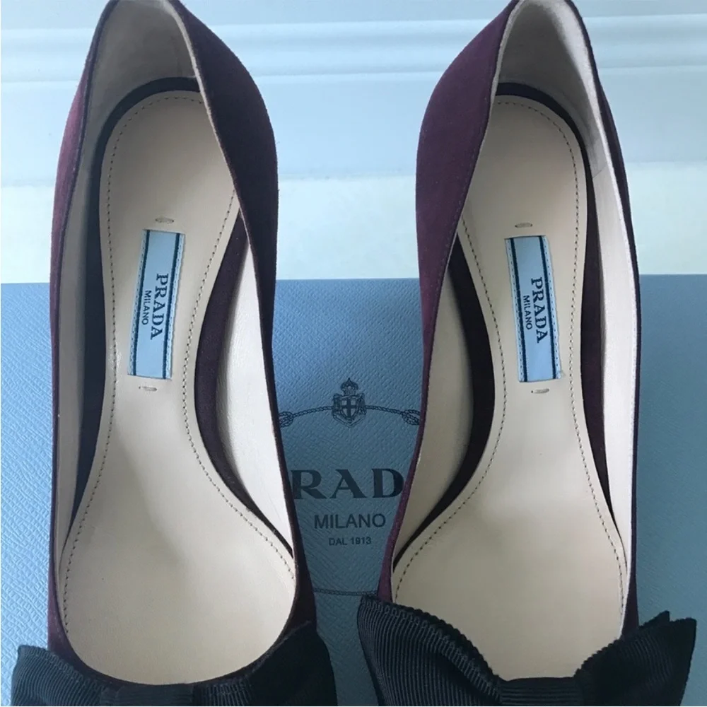 Prada Kitten Heels - Calzature Donna Suede Pumps in Granato - Picture 4 of 8